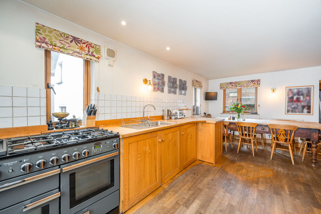Kitchen / Dining Room- click for photo gallery